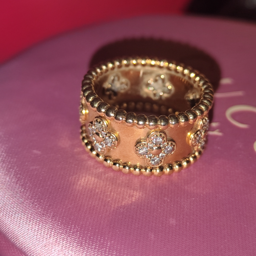 Womens 14k clover flower Ring